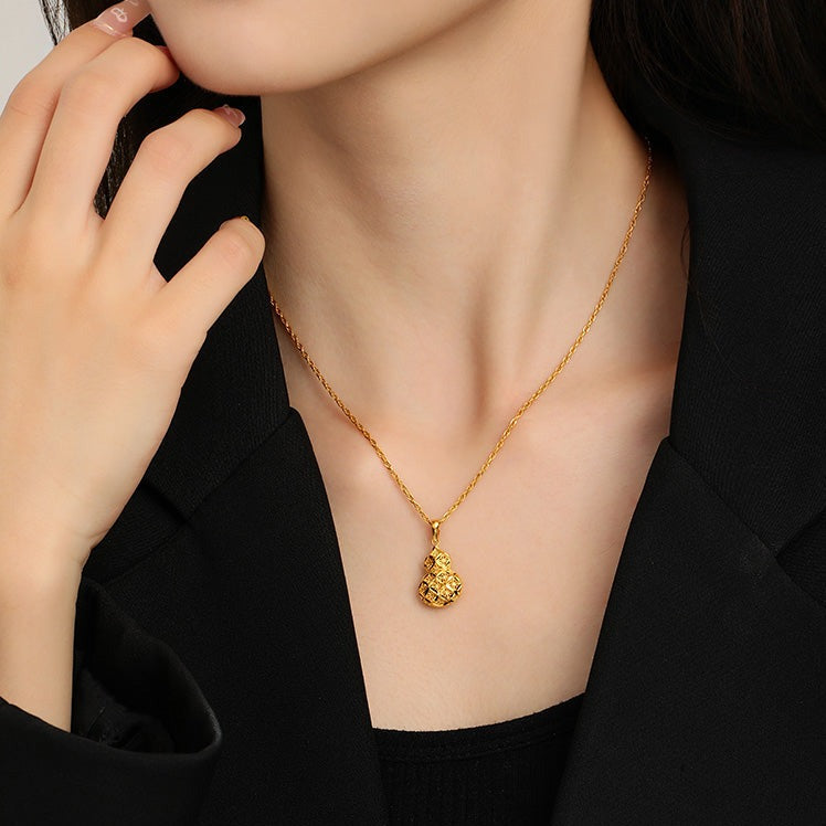 24K Gold Filigree Craft Calabash Gourd of Good Fortune Pendant