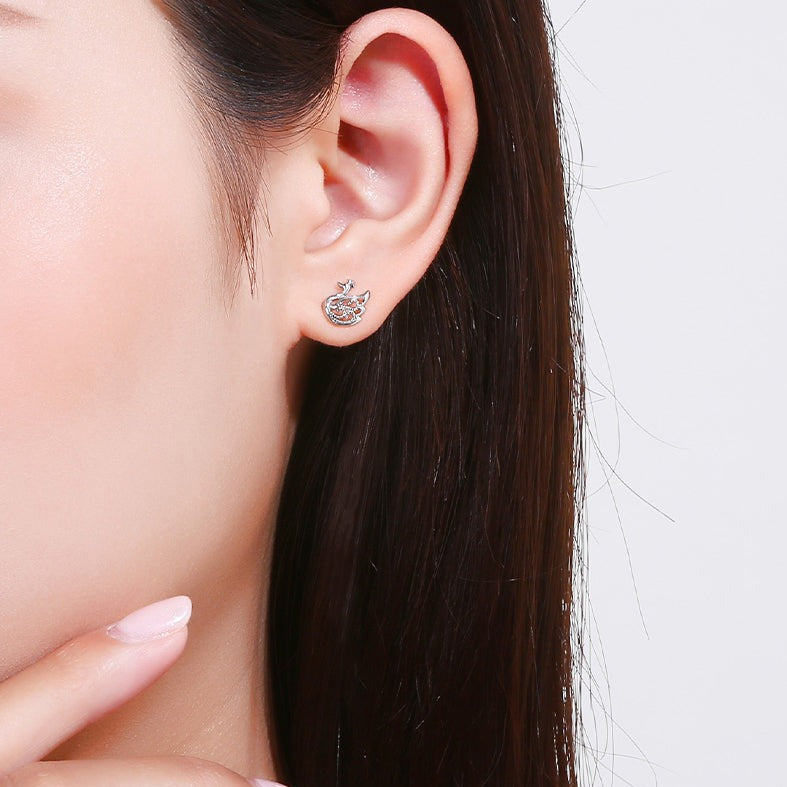 Pt950 Platinum Swan Stud Earrings