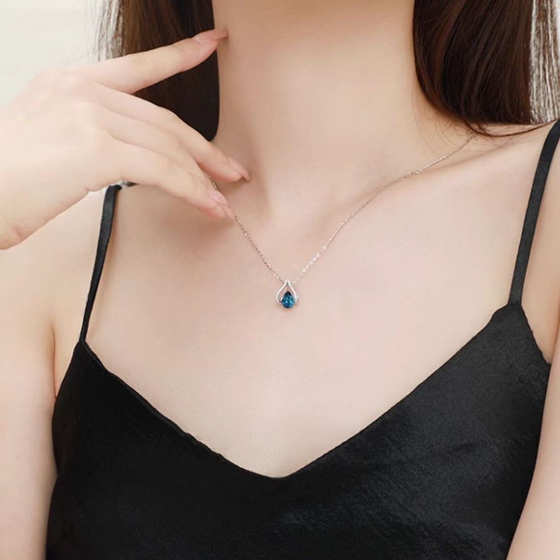 Silver Zircon Blue Elegant Necklace