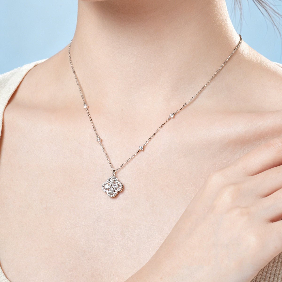 Gold Plated Silver Zircon Double-sided Rotatable Lucky Clover Necklace