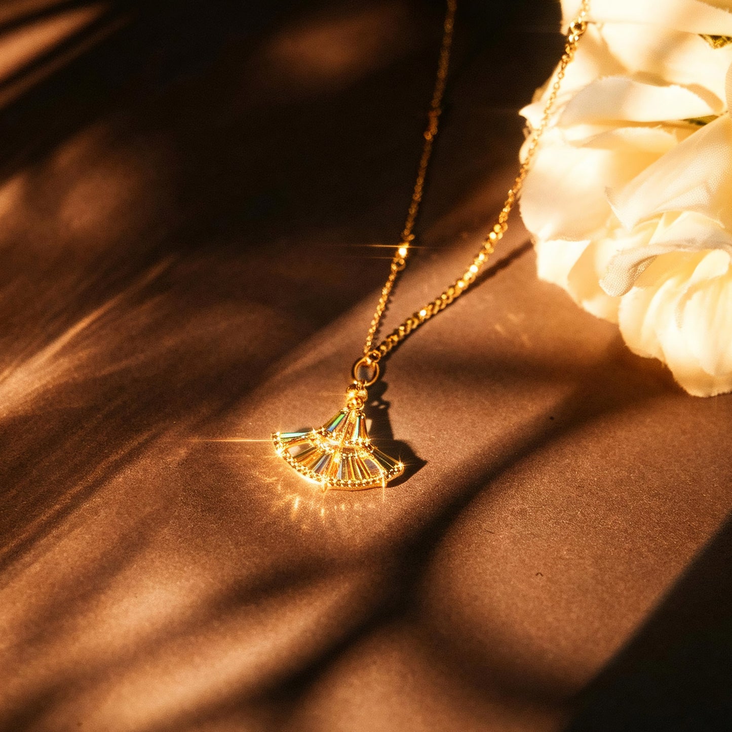 [Pre-sale] Dazzling Gold Series 24K Gold Feather Fan Pendant