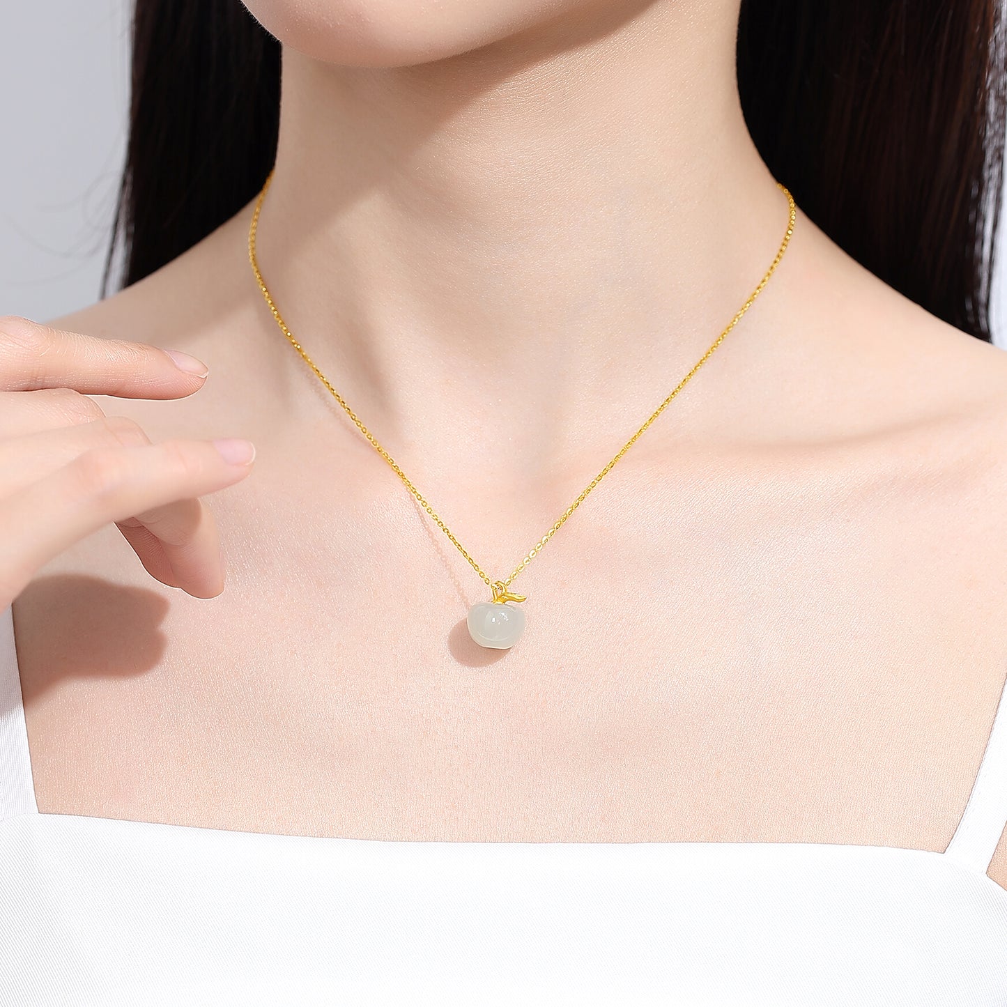 [Pre-sale] Silver Hetian Jade Christmas Apple Necklace