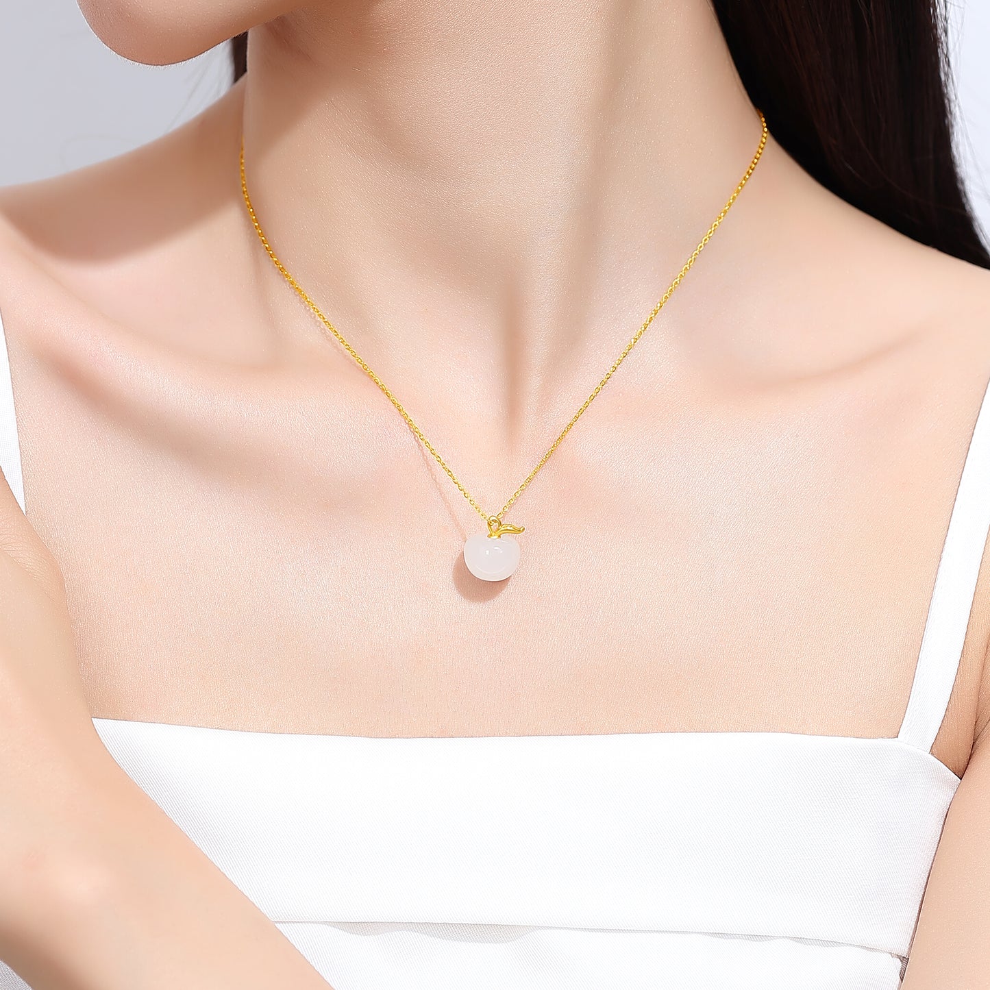 [Pre-sale] Silver Hetian Jade Christmas Apple Necklace