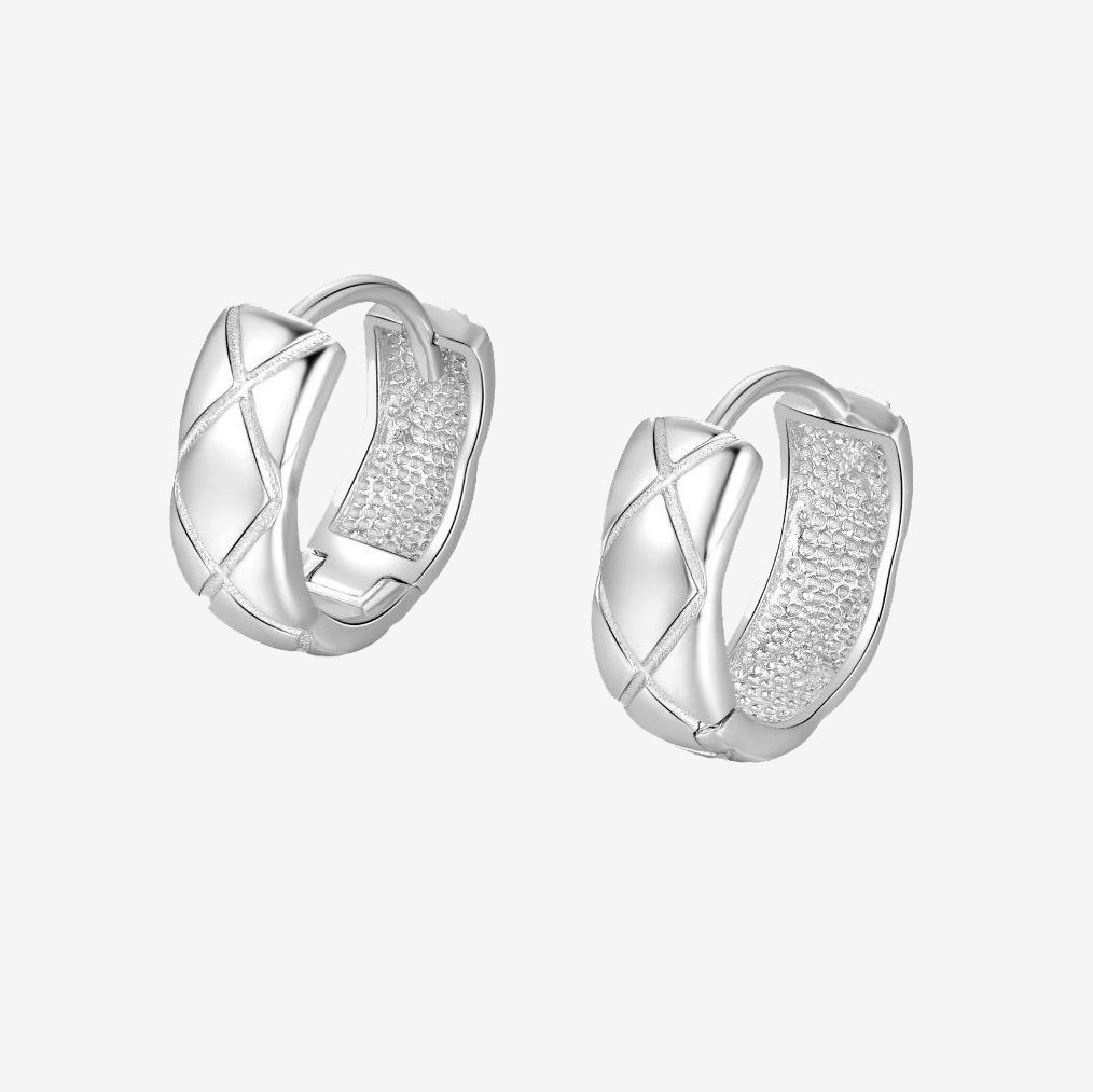 Pt950 Platinum Diamond Pattern Lozenge Huggie Earrings