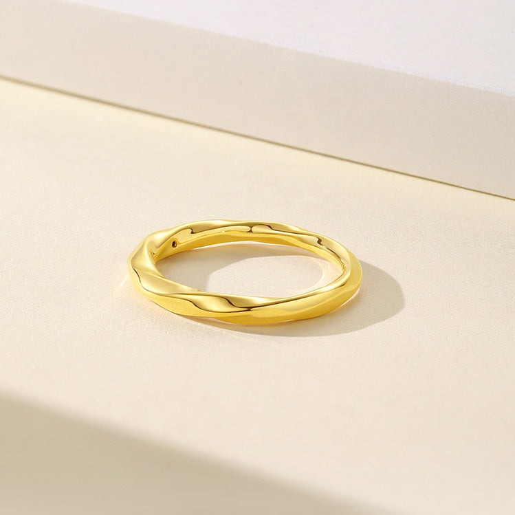 24K Gold Glossy Mobius Strip Ring – ChowTaiSeng