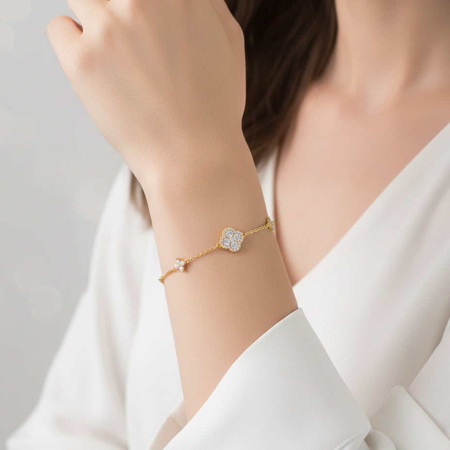 [Pre-sale] Silver Zircon Four-leaf Clover Bracelet